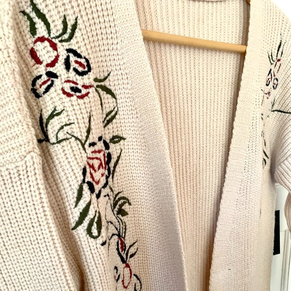 Lapis Oversized Long Cream Embroidered Knit Sweater Size Small - Picture 2 of 7